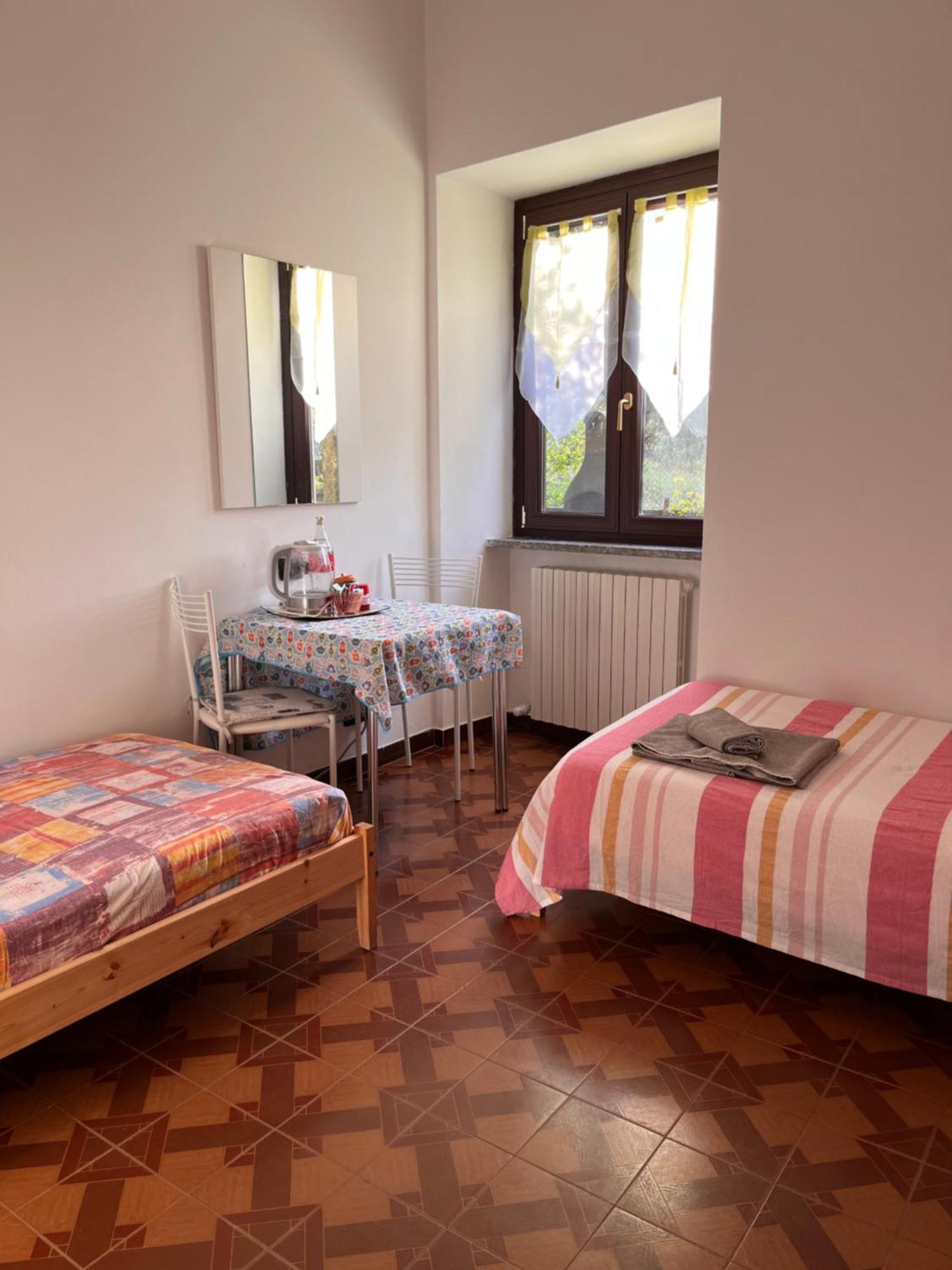 Il Cortile Como Single & Double Room In Apartment No Hotel Экстерьер фото